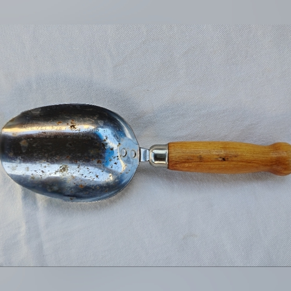 Vtg Wood Handle Flour Sugar Nut Oat Scoop Farmhouse Cottage Steel Metal Spoon